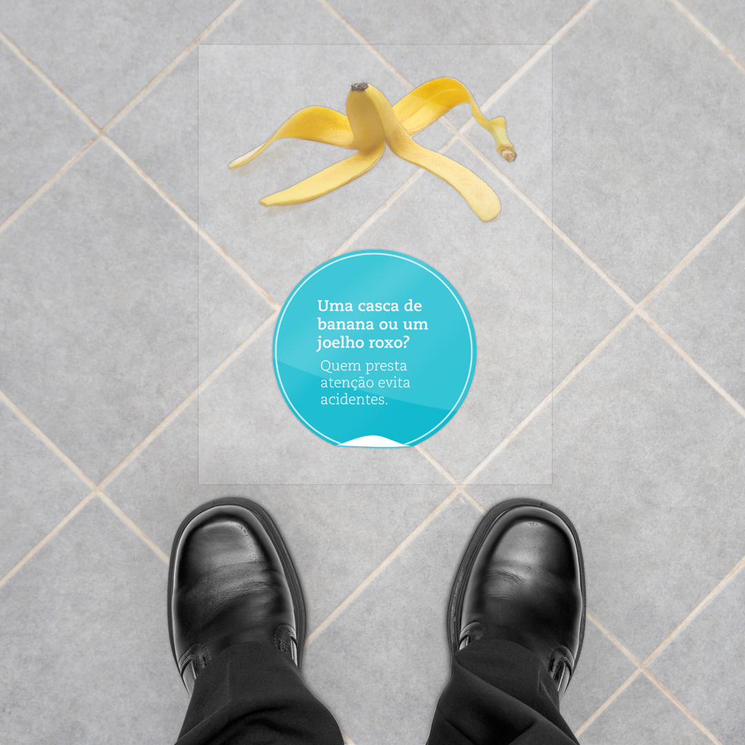 Popcorn Comunicação Vale campanha publicidade adesivo de chão contra acidente banana